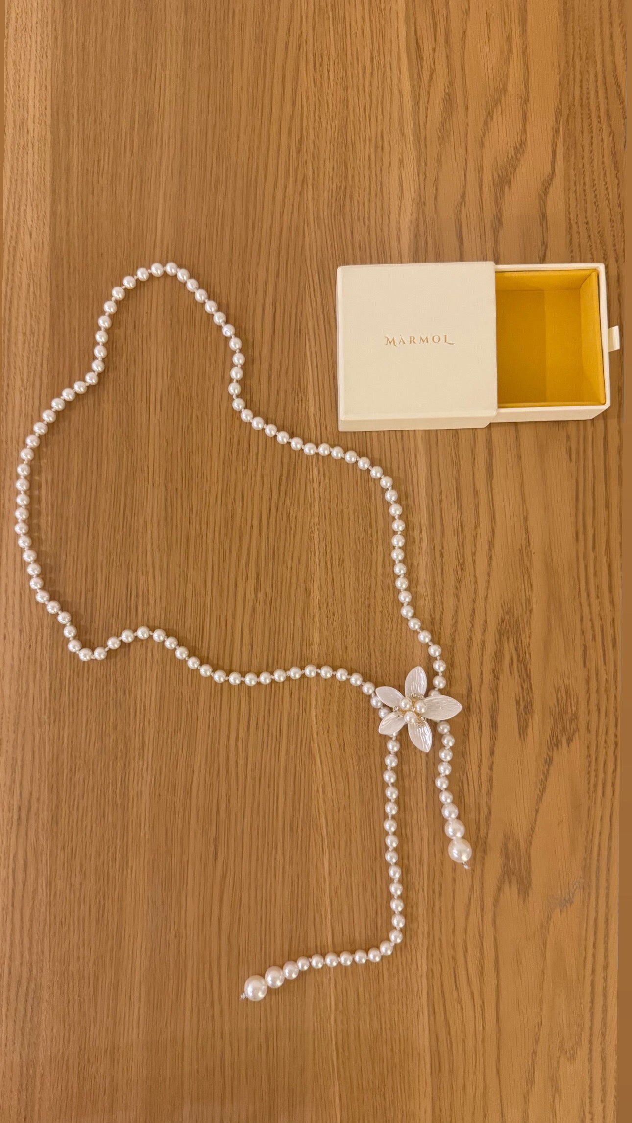Pearl belt