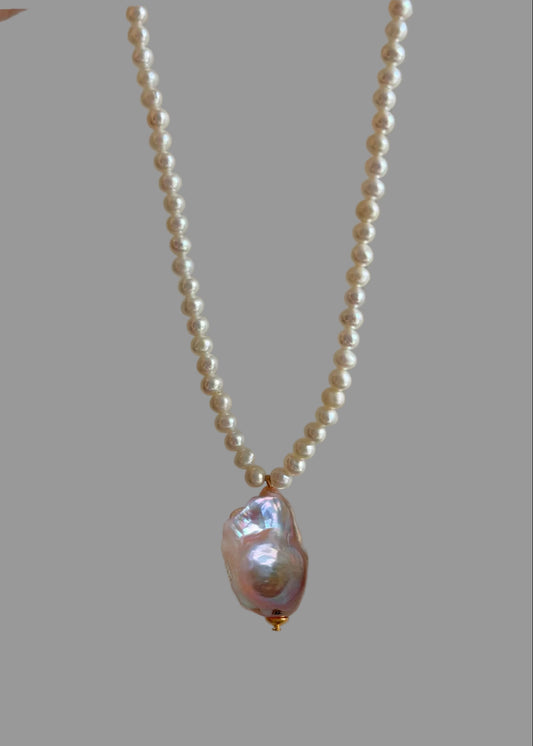 Foce pearl necklace