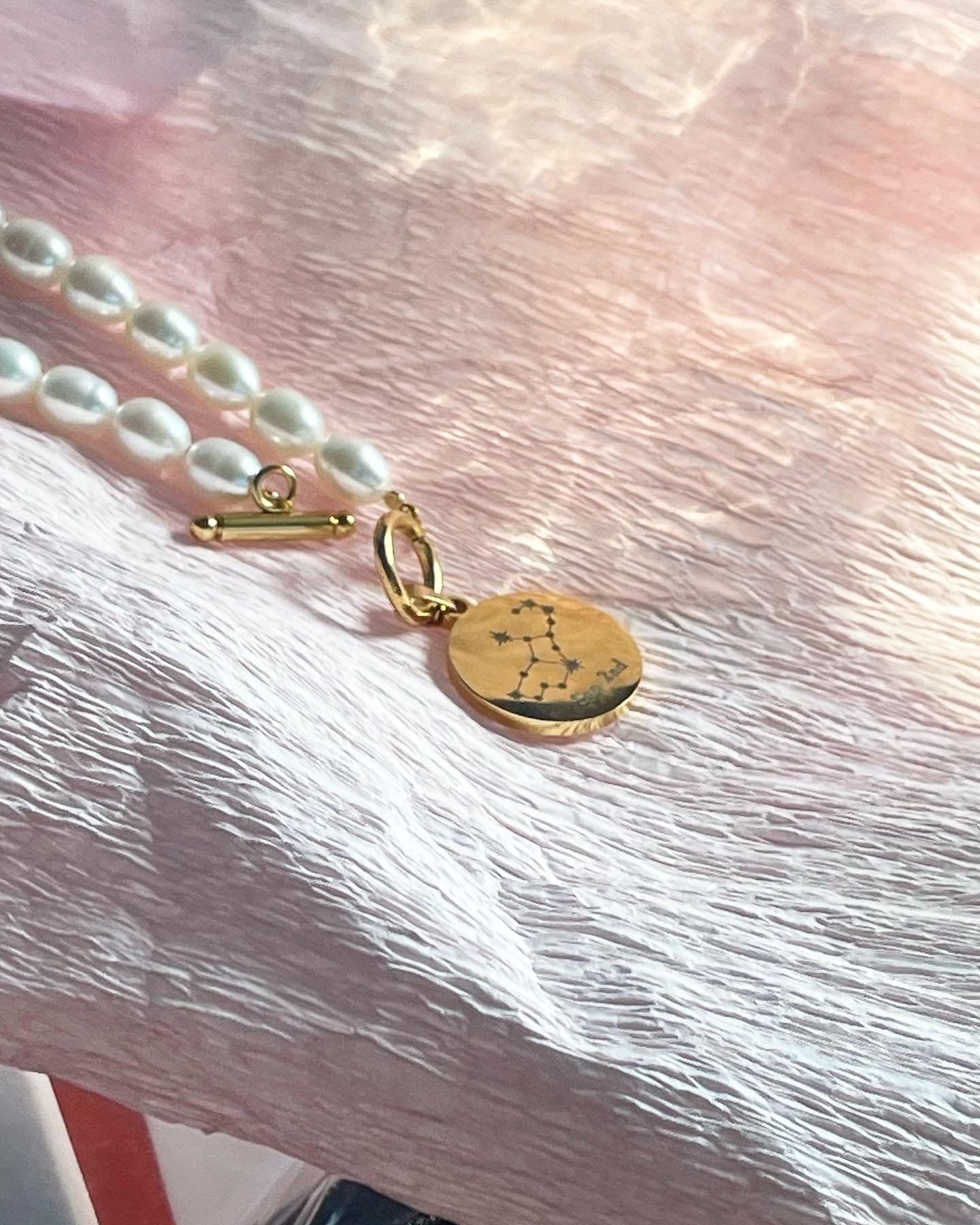 Engrave Pearl Necklace