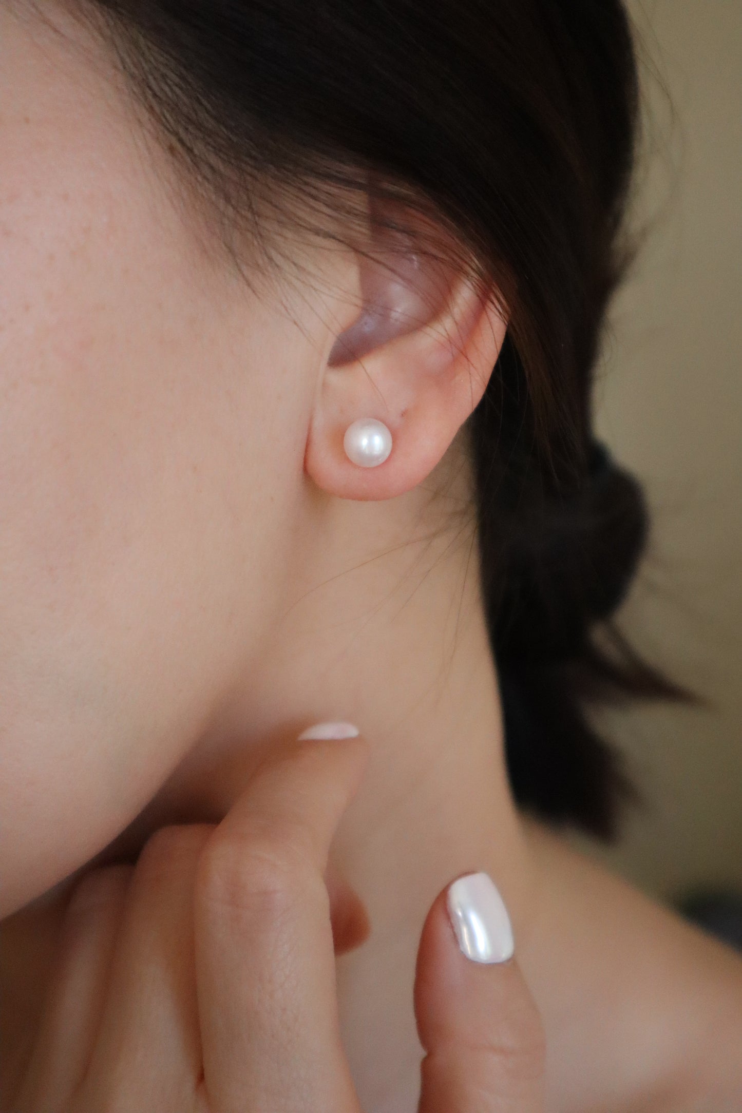 Pearl stud