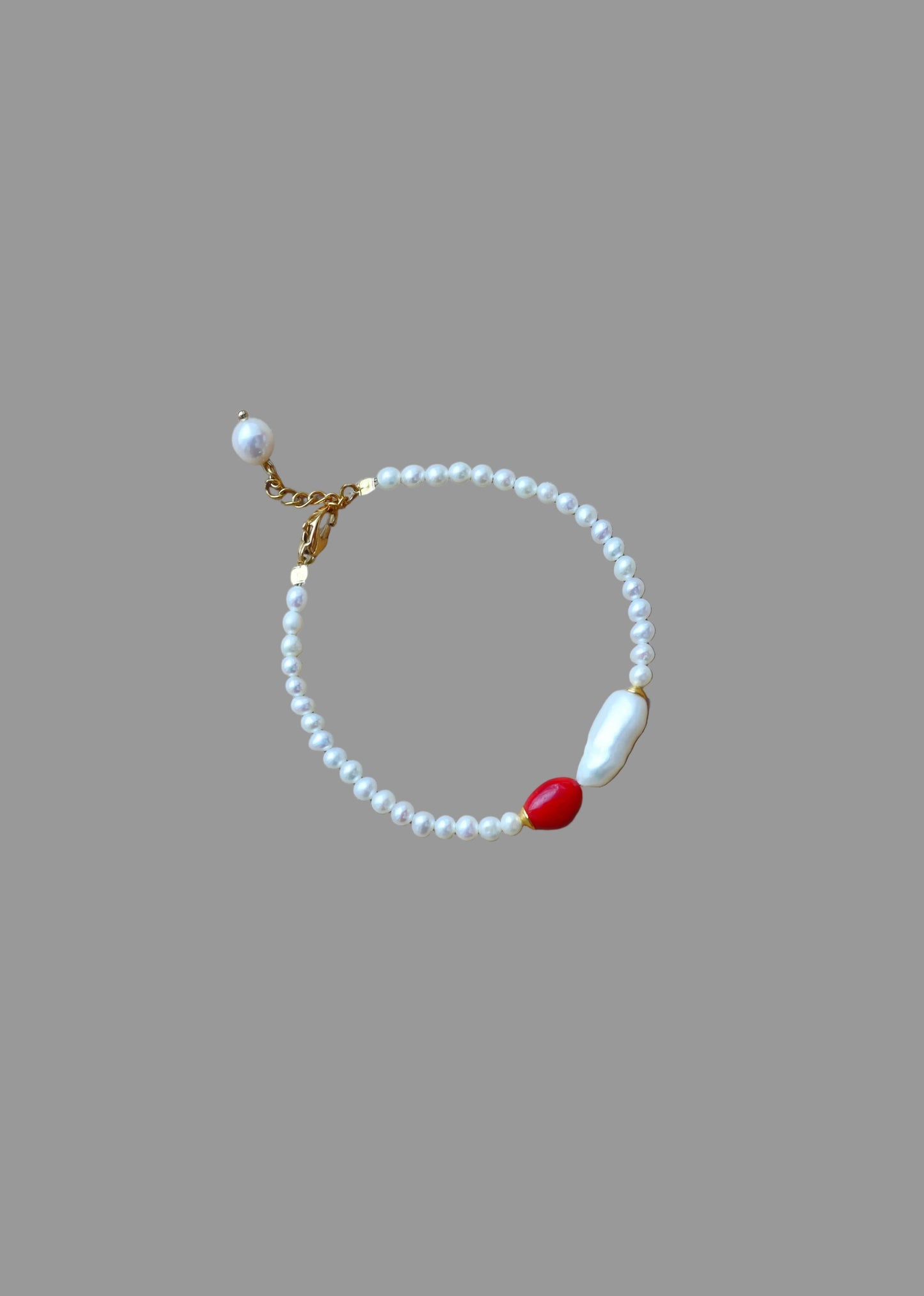Small pearl bracelet