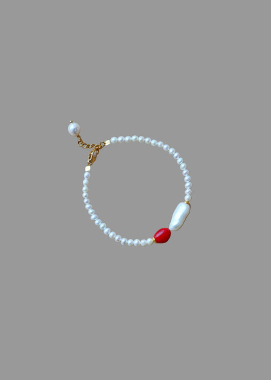 Small pearl bracelet