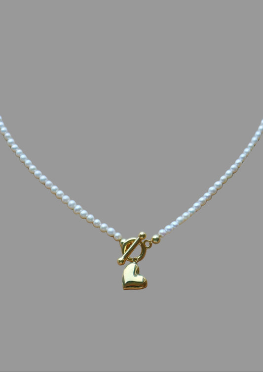 Pearl necklace with engravable heart pendant