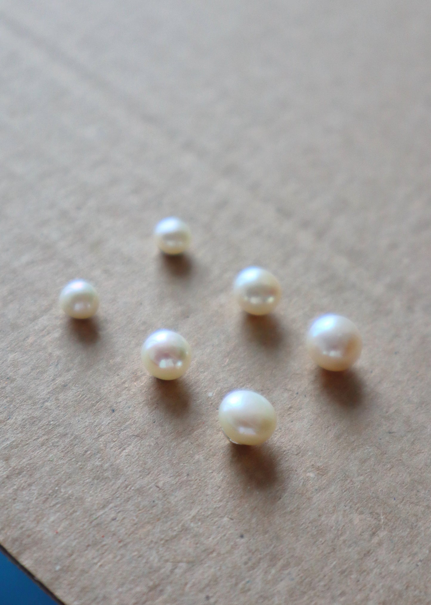 Pearl stud