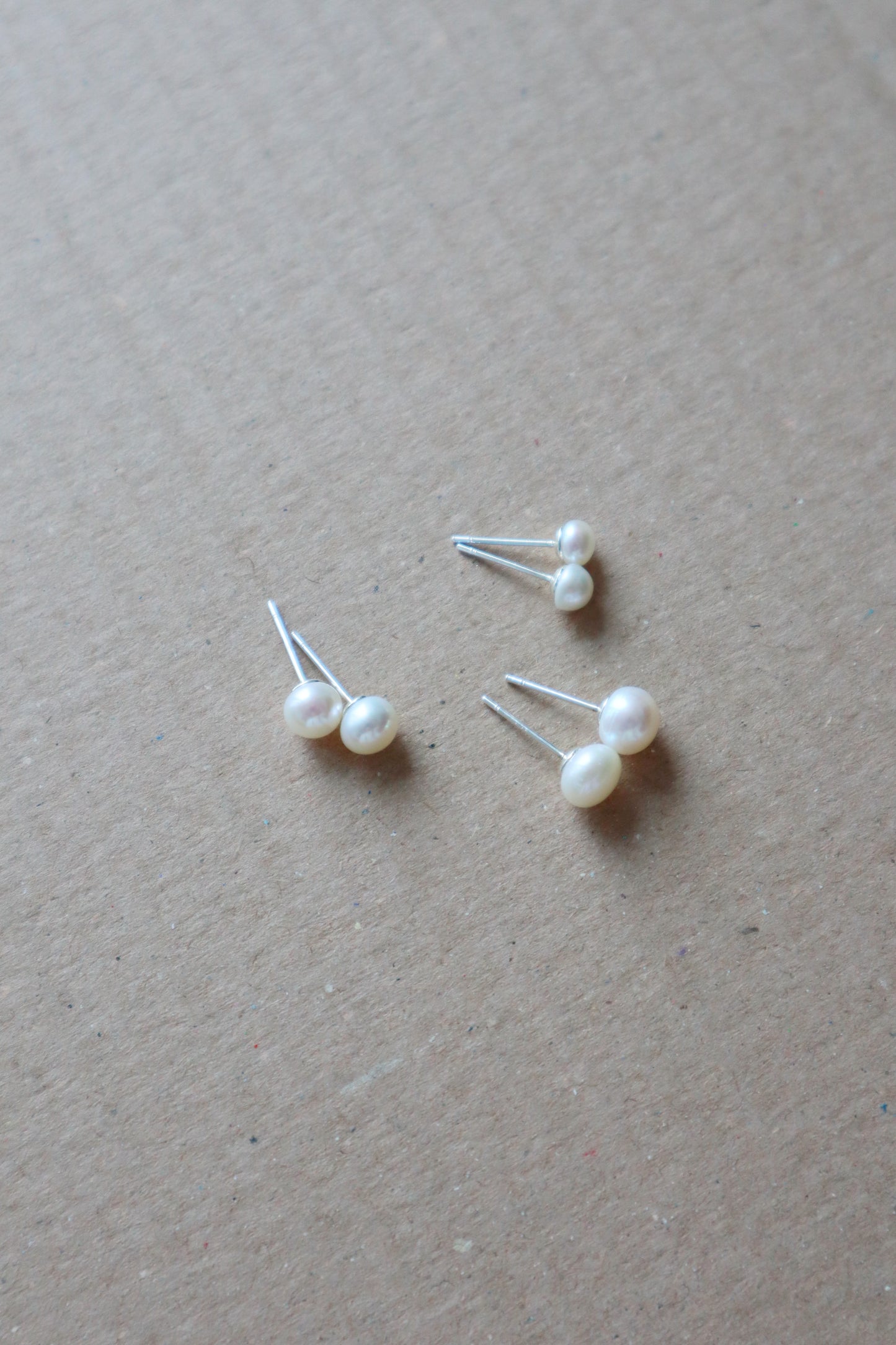 Pearl stud
