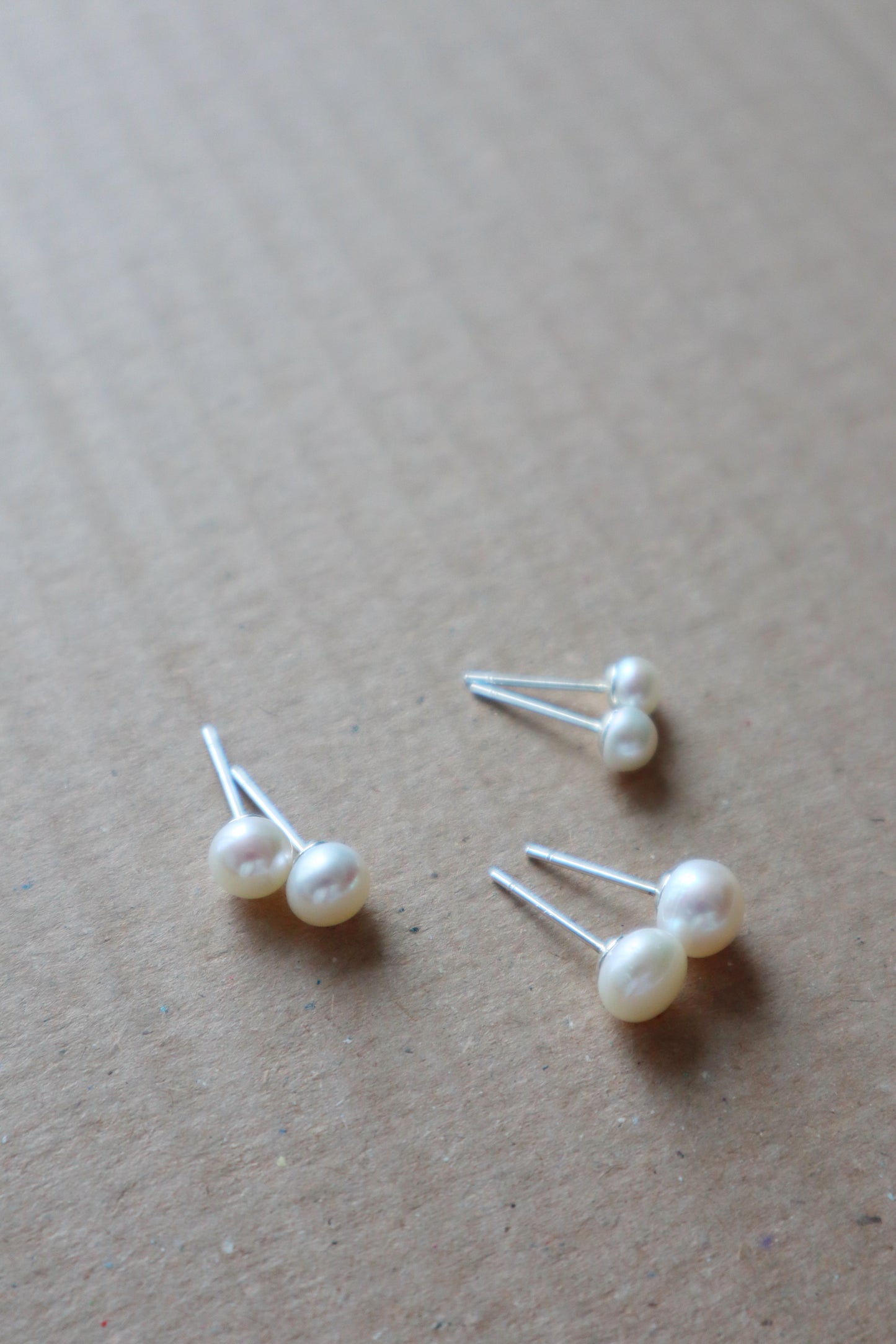 Pearl stud