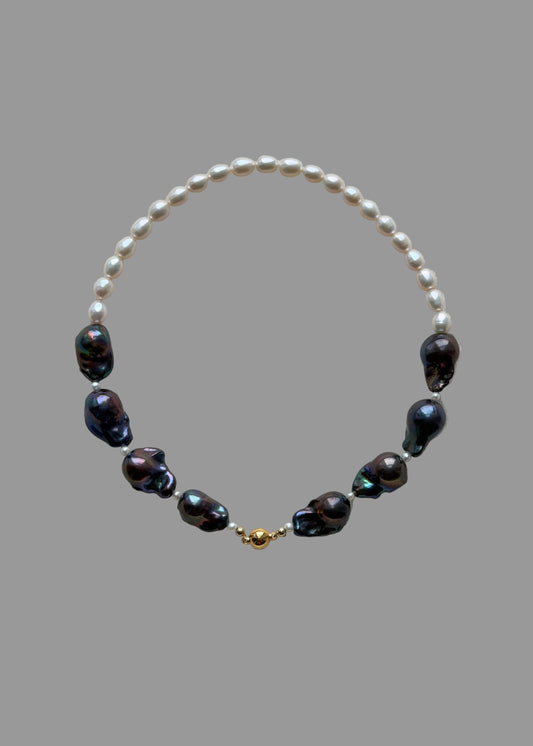 Tahitian baroque necklace