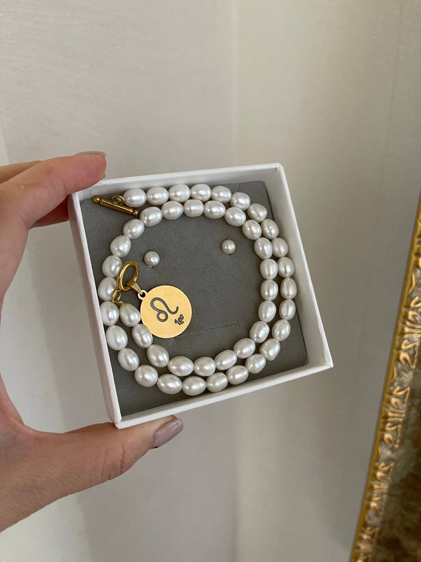Engrave Pearl Necklace
