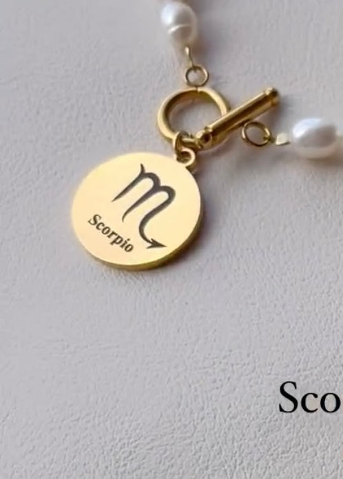 Engrave Pearl Necklace