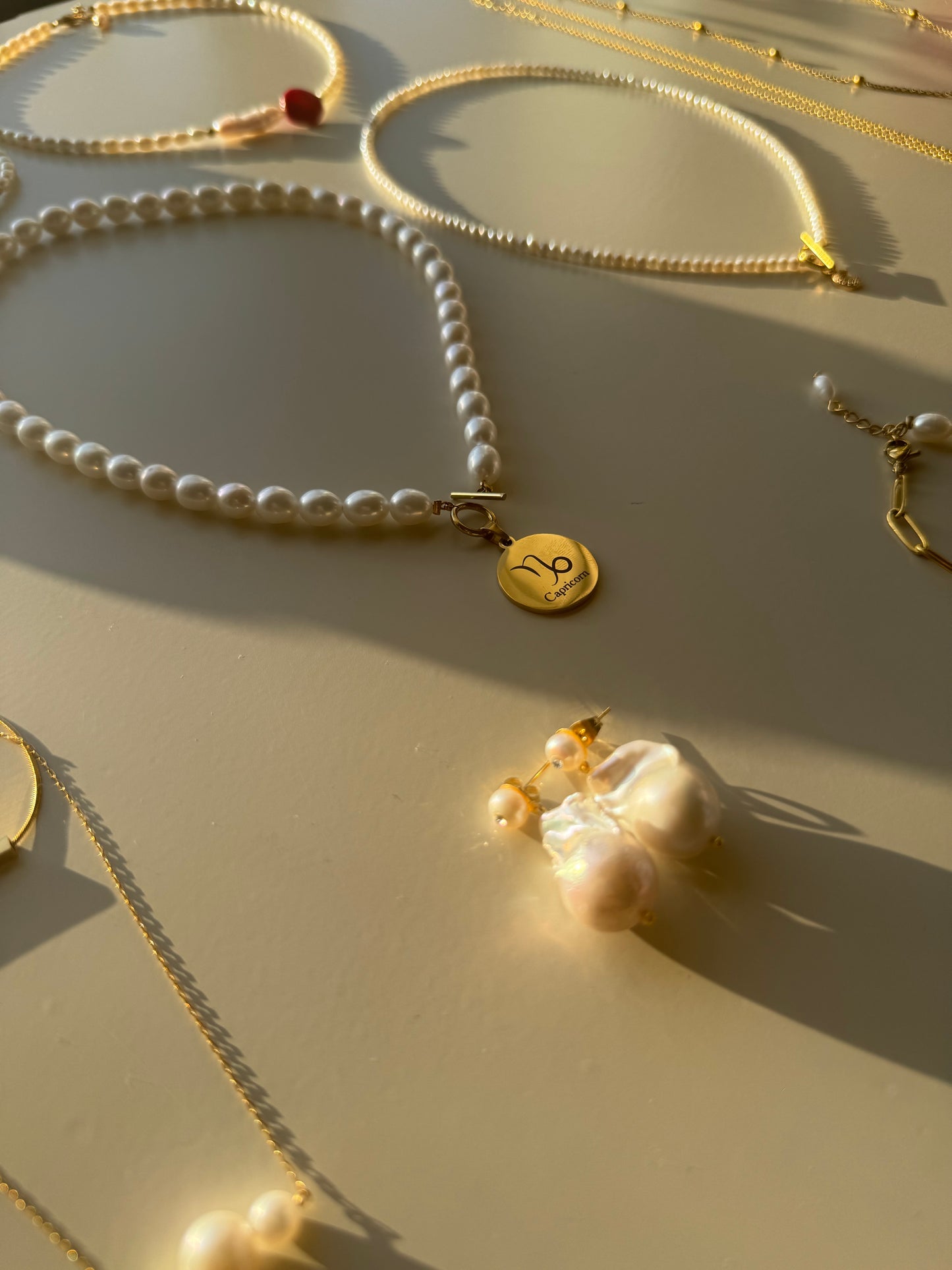Engrave Pearl Necklace